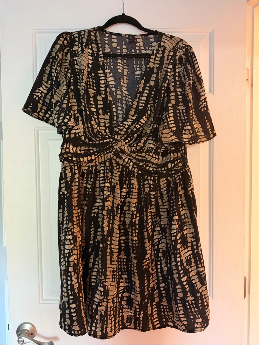 SHEIN Black Dress with Beige Abstract Print and Twist Front